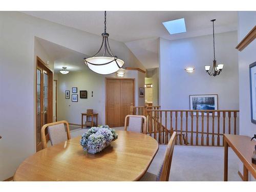 278 Hamptons Park Nw, Calgary, AB - Indoor Photo Showing Dining Room