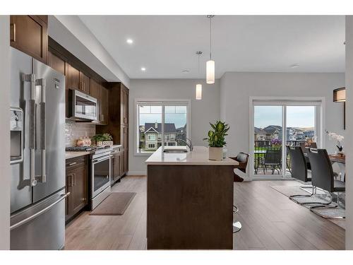 274 Canals Crossing Sw, Airdrie, AB - Indoor Photo Showing Kitchen