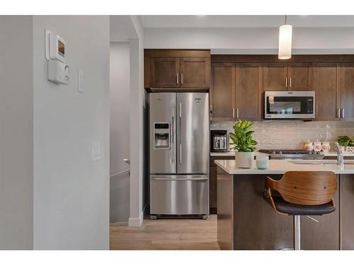 274 Canals Crossing Sw, Airdrie, AB - Indoor Photo Showing Kitchen