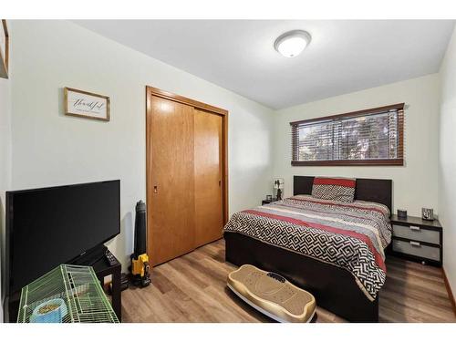 1210 Grey Street, Carstairs, AB - Indoor Photo Showing Bedroom