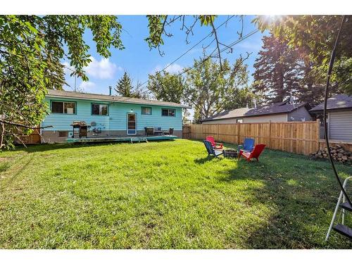 1210 Grey Street, Carstairs, AB - Outdoor With Backyard