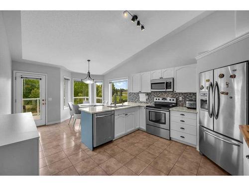 2435 Morris Crescent Se, Airdrie, AB - Indoor Photo Showing Kitchen