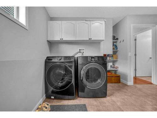 2435 Morris Crescent Se, Airdrie, AB - Indoor Photo Showing Laundry Room