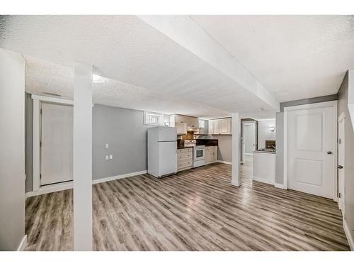 21 Rundlelawn Court Ne, Calgary, AB - Indoor