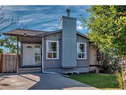 21 Rundlelawn Court NE Calgary, AB T1Y 3H3