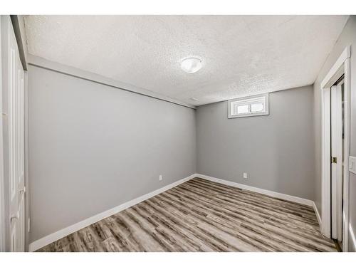 21 Rundlelawn Court Ne, Calgary, AB - Indoor Photo Showing Other Room