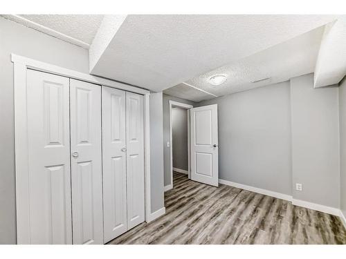 21 Rundlelawn Court Ne, Calgary, AB - Indoor Photo Showing Other Room