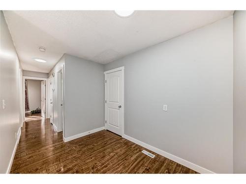 21 Rundlelawn Court Ne, Calgary, AB - Indoor Photo Showing Other Room