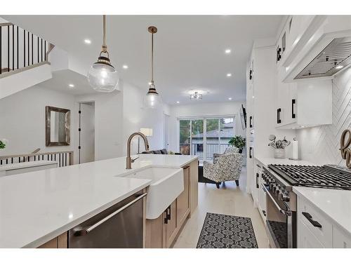 2010 26A Street Sw, Calgary, AB - Indoor Photo Showing Kitchen With Upgraded Kitchen