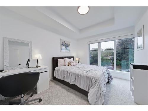 2010 26A Street Sw, Calgary, AB - Indoor Photo Showing Bedroom