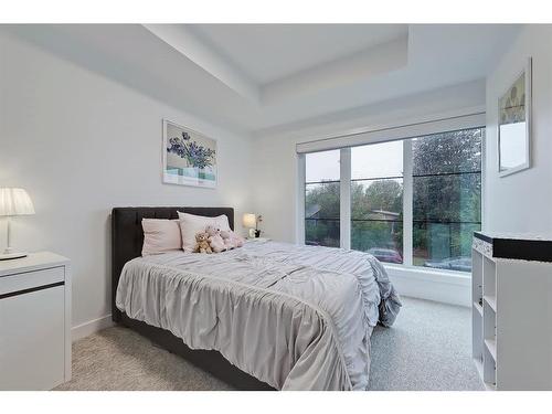 2010 26A Street Sw, Calgary, AB - Indoor Photo Showing Bedroom