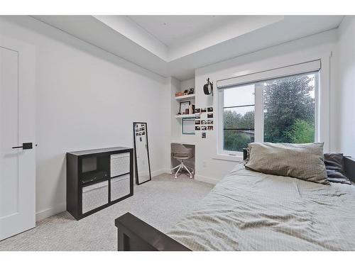 2010 26A Street Sw, Calgary, AB - Indoor Photo Showing Bedroom