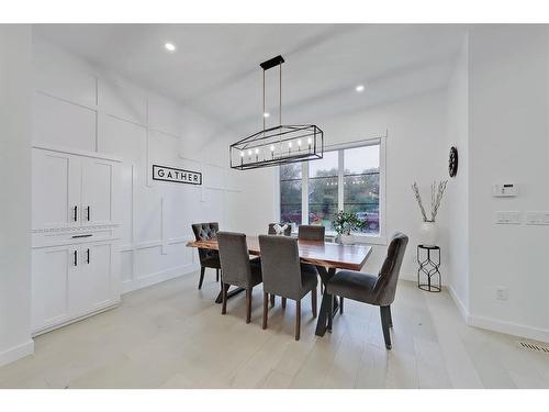 2010 26A Street Sw, Calgary, AB - Indoor Photo Showing Dining Room