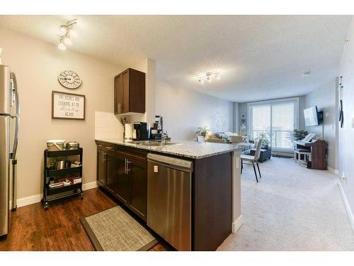 413-10 Kincora Glen Park Nw, Calgary, AB - Indoor Photo Showing Kitchen