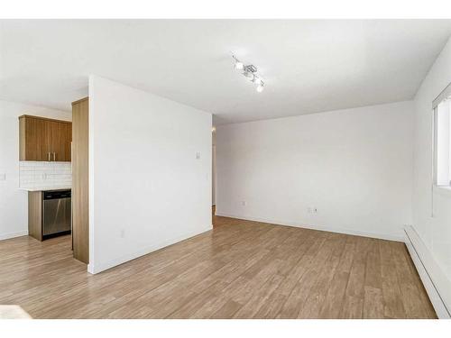 302-312 15 Avenue Ne, Calgary, AB - Indoor Photo Showing Other Room