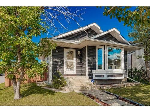 30 Martinwood Road Ne, Calgary, AB - Outdoor