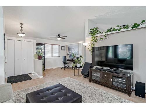 30 Martinwood Road Ne, Calgary, AB - Indoor Photo Showing Living Room