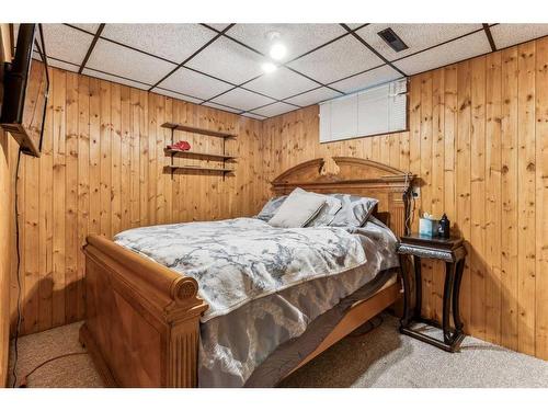 535 Markerville Road Ne, Calgary, AB - Indoor Photo Showing Bedroom