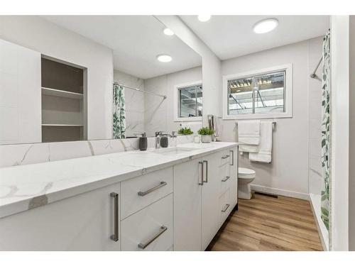 535 Markerville Road Ne, Calgary, AB - Indoor Photo Showing Bathroom