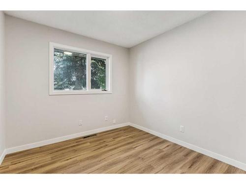 535 Markerville Road Ne, Calgary, AB - Indoor Photo Showing Other Room