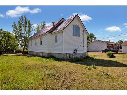 102 3Rd Avenue East, Delia, AB 