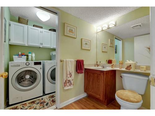 104 Edgedale Drive Nw, Calgary, AB - Indoor Photo Showing Laundry Room