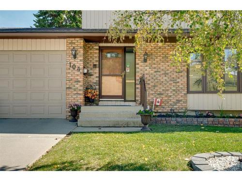 104 Edgedale Drive Nw, Calgary, AB - Outdoor