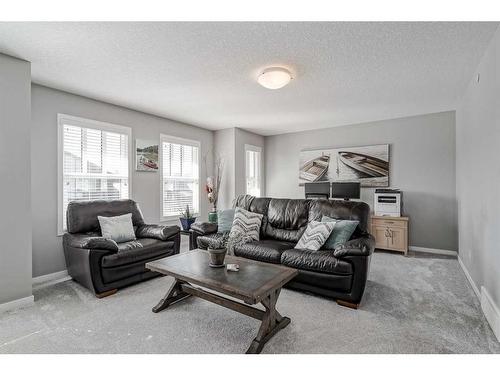 64 Howse Hill Ne, Calgary, AB - Indoor Photo Showing Living Room