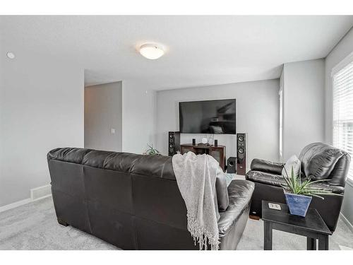 64 Howse Hill Ne, Calgary, AB - Indoor Photo Showing Living Room