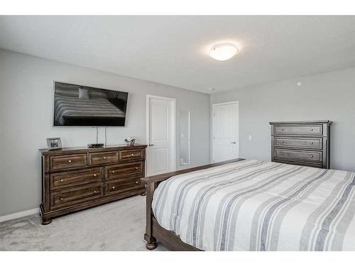 64 Howse Hill Ne, Calgary, AB - Indoor Photo Showing Bedroom