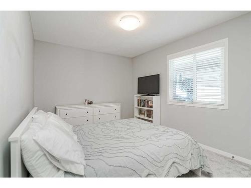 64 Howse Hill Ne, Calgary, AB - Indoor Photo Showing Bedroom