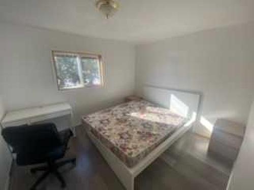 41129 Range Road 30, Rural Lacombe County, AB - Indoor Photo Showing Bedroom