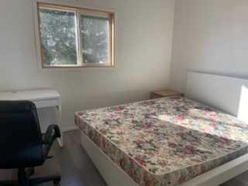 41129 Range Road 30, Rural Lacombe County, AB - Indoor Photo Showing Bedroom