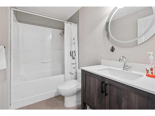 227 Reunion Green Nw, Airdrie, AB - Indoor Photo Showing Bathroom