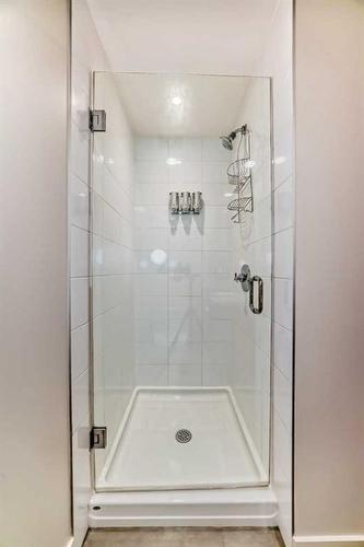 712-222 Riverfront Avenue Sw, Calgary, AB - Indoor Photo Showing Bathroom