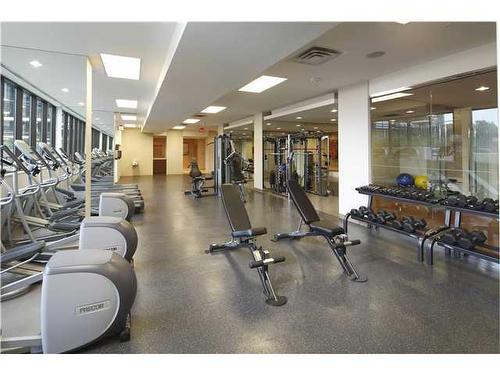 712-222 Riverfront Avenue Sw, Calgary, AB - Indoor Photo Showing Gym Room