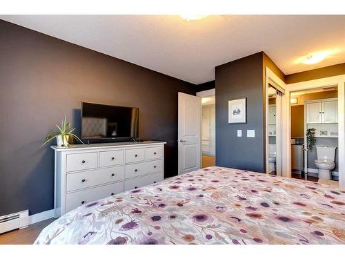 2302-11 Mahogany Row Se, Calgary, AB - Indoor Photo Showing Bedroom