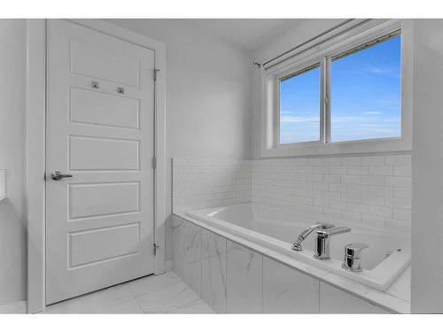 83 Red Sky Crescent, Calgary, AB - Indoor Photo Showing Bathroom