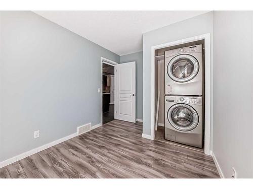 33 Auburn Crest Green Se, Calgary, AB - Indoor Photo Showing Laundry Room