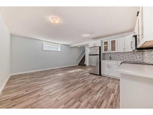 33 Auburn Crest Green Se, Calgary, AB - Indoor Photo Showing Kitchen