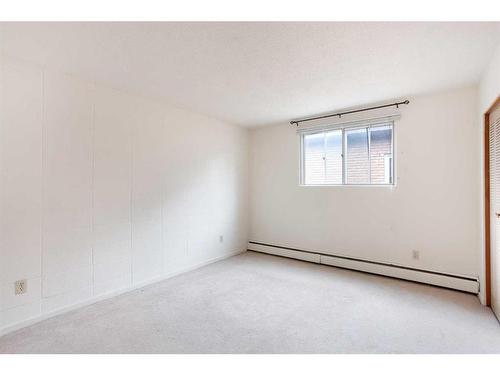 1030 13 Avenue Sw, Calgary, AB - Indoor Photo Showing Other Room