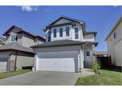 28 Tarawood Grove NE Calgary, AB T3J 5A7