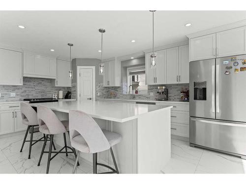 519 Sierra Morena Court Sw, Calgary, AB - Indoor Photo Showing Kitchen With Upgraded Kitchen