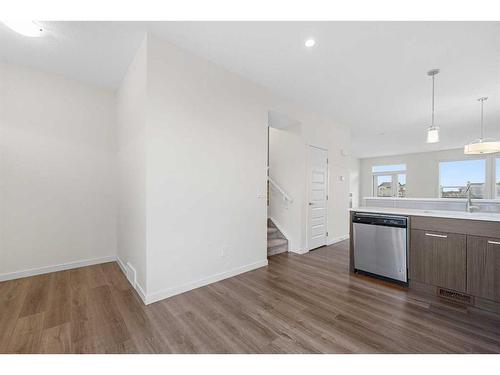 506-70 Saddlestone Drive Ne, Calgary, AB - Indoor Photo Showing Kitchen