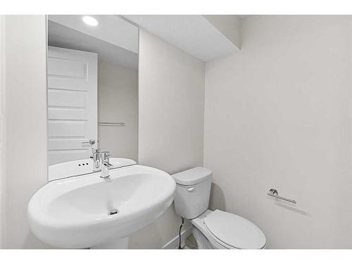 506-70 Saddlestone Drive Ne, Calgary, AB - Indoor Photo Showing Bathroom