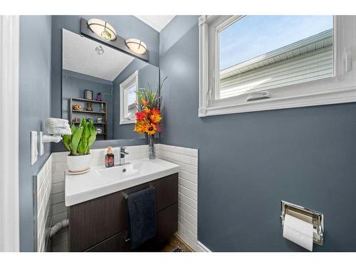 131 Falworth Way Ne, Calgary, AB - Indoor Photo Showing Bathroom