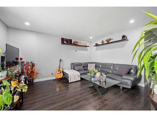 131 Falworth Way Ne, Calgary, AB - Indoor