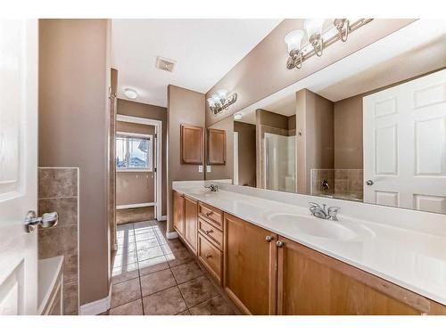 96 Weston Manor Sw, Calgary, AB - Indoor Photo Showing Bathroom