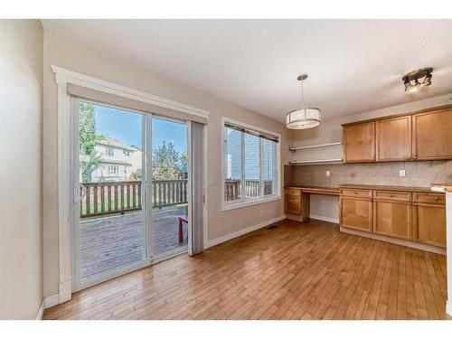 96 Weston Manor Sw, Calgary, AB - Indoor Photo Showing Kitchen