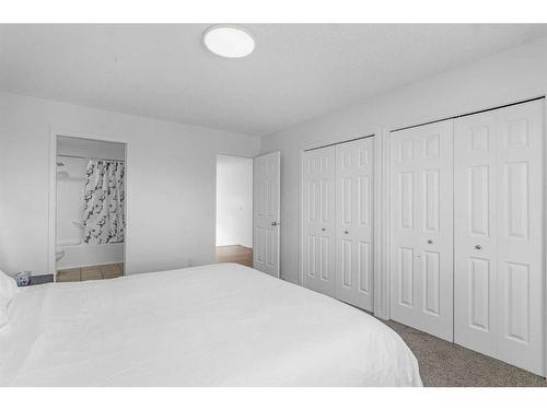 9416 Hidden Valley Drive Nw, Calgary, AB - Indoor Photo Showing Bedroom